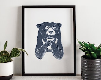 Oso con café, lámina artística Giclée, impresión estilo linóleo, arte de oso, ilustración de oso, para amantes del café, arte mural