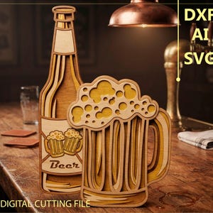 Könnte beinhalten: Ein mehrschichtiges Holzhandwerksprojekt mit einer Bierflasche und einem Bierkrug mit Schaum, das den Text Beer, DXF, AI, SVG und DIGITAL CUTTING FILE zeigt. Das Design nutzt helle und dunkle Holztöne für eine dimensionale, gestapelte Optik.
