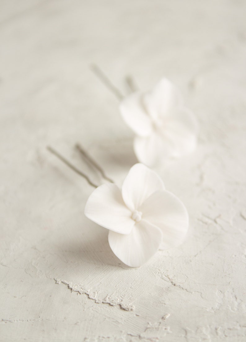 White hydrangea hair pins wedding small floral for hair white flower hair piece Bridesmaid floral headpiece bridal hair accessories image 3