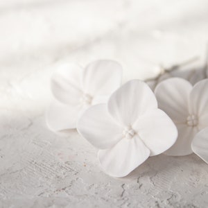 White hydrangea hair pins wedding small floral for hair white flower hair piece Bridesmaid floral headpiece bridal hair accessories image 2