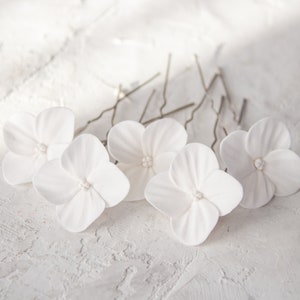 White hydrangea hair pins wedding small floral for hair white flower hair piece Bridesmaid floral headpiece bridal hair accessories 5 pieces