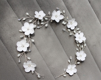 Bridal Hair Vine- Hair wreach - Pearl Wedding Headpiece- White Flowers Headband Wedding Tiara-  hair accessories clay flower