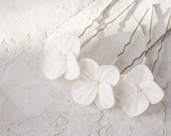 Hortensia blanca alfileres de pelo boda- pequeño floral para el cabello- pieza de pelo de flor blanca Dama de honor - tocado floral accesorios para el cabello nupcial