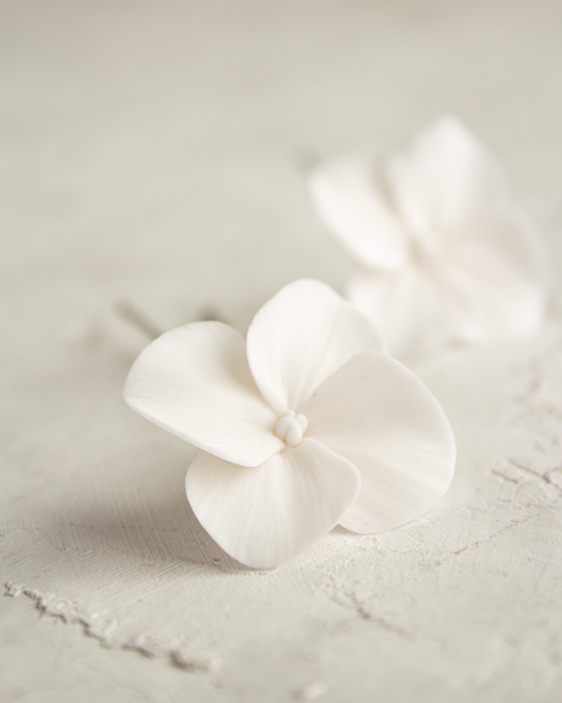 White hydrangea hair pins wedding small floral for hair white flower hair piece Bridesmaid floral headpiece bridal hair accessories image 4