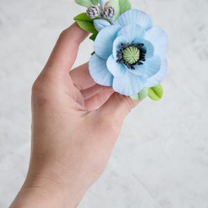 Blue Floral Hair Clip – Handmade Polymer Clay Barrette – Flower Hair Accessory – Gift for Her – Aesthetic Hair Clip