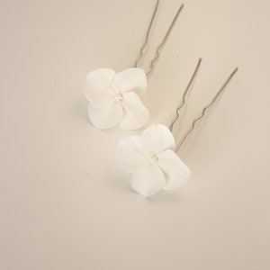 White hydrangea hair pins wedding small floral for hair white flower hair piece Bridesmaid floral headpiece bridal hair accessories image 6