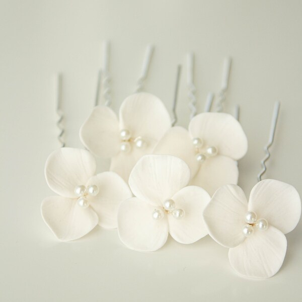 White Porcelain Flower Wedding Hair Pins- headpiece Bridal Flowers- Wedding white hair pin set flowers-  hair accessories clay flower