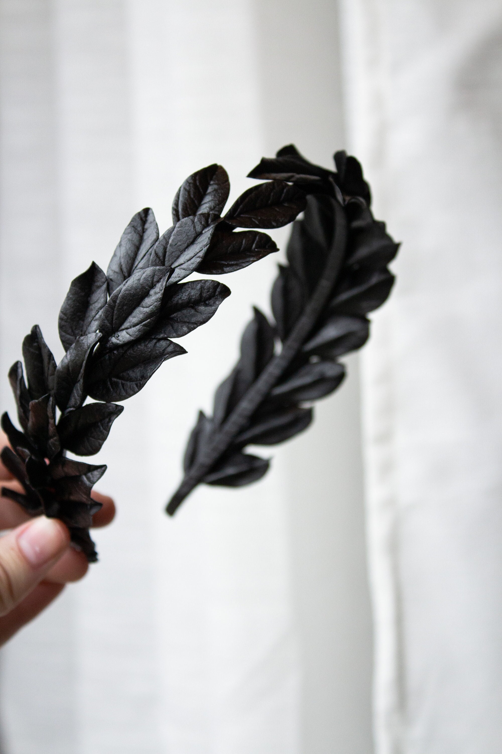 Black flower crown, Black laurel leaf tiara bridal crown, hair wreath with leaves, wedding black hair piece,  Greek goddess Headpiece laurel