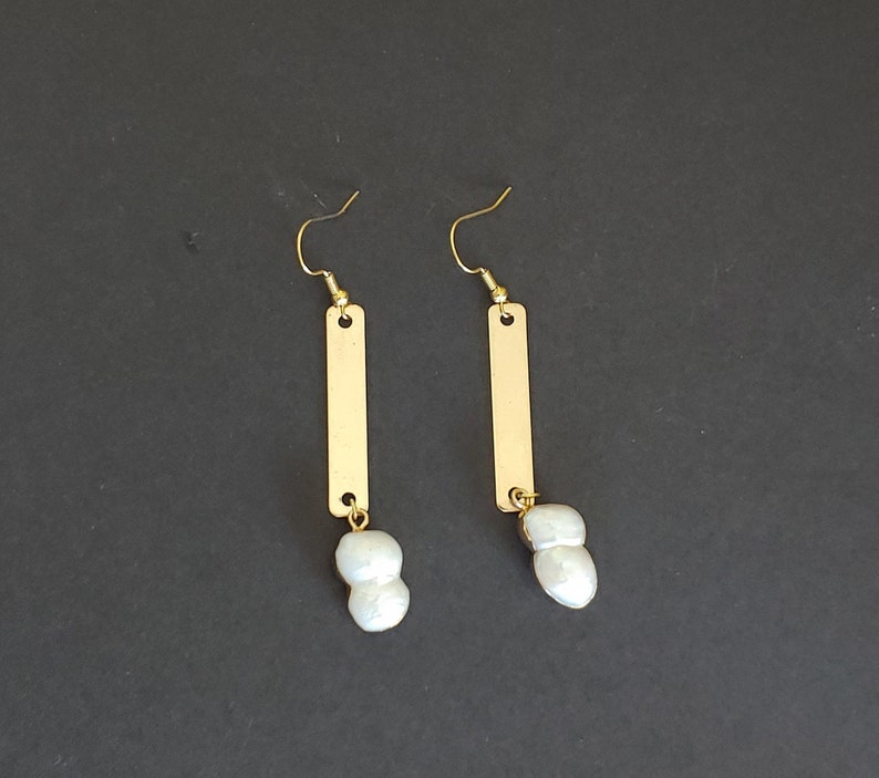 Pearl and Gold Dangle Earrings