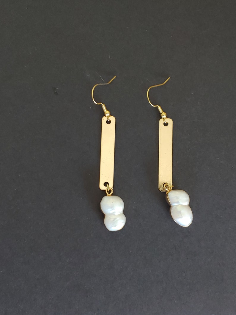 Pearl and Gold Dangle Earrings