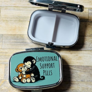 Cuddly Monkey Pill Box: Punch Meds Travel Pill Case, Emotional Support Pills, Pill Boxes bild 2