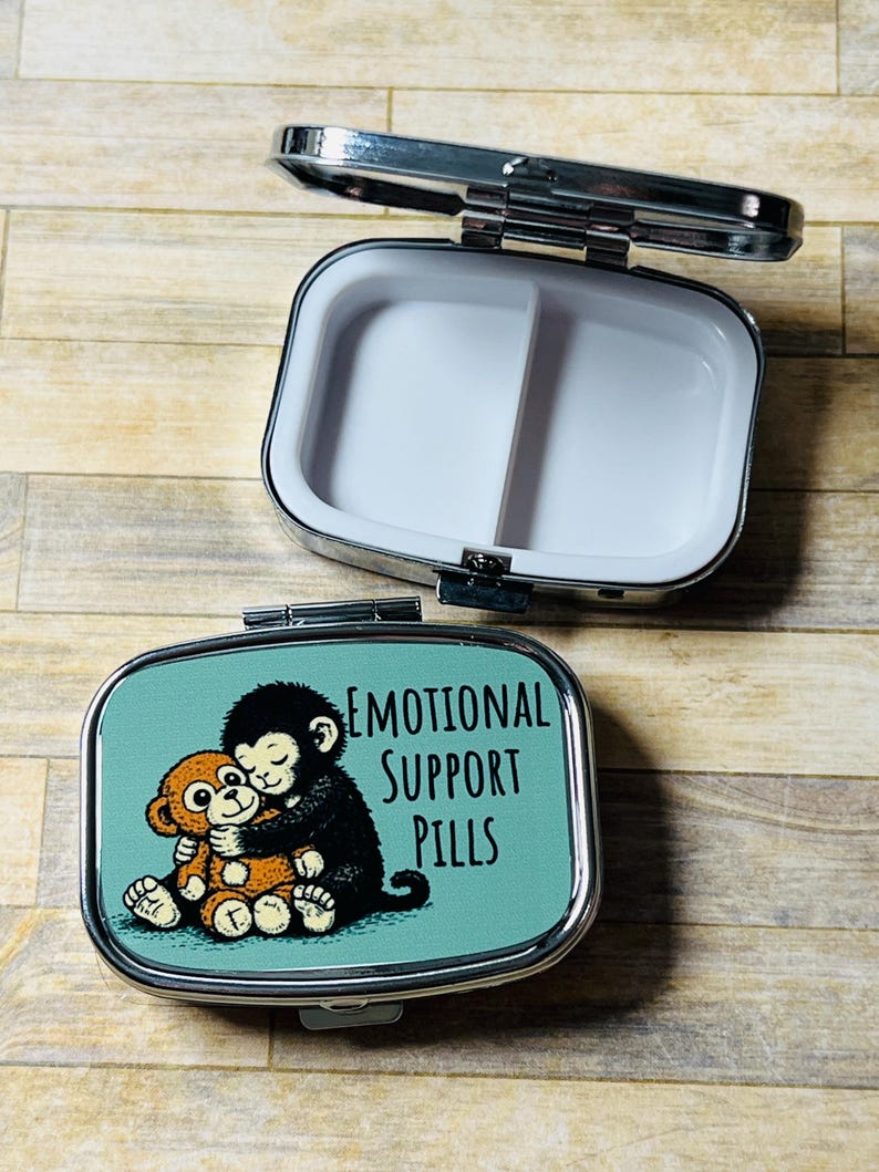 Cuddly Monkey Pill Box: Punch Meds Travel Pill Case, Emotional Support Pills, Pill Boxes bild 2