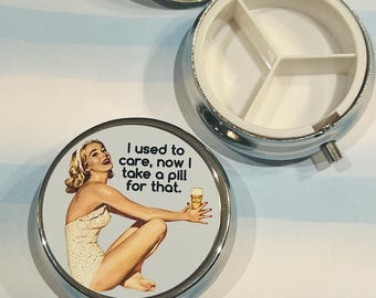 Funny Pill Box: Retro Housewife Travel Pill Carrier