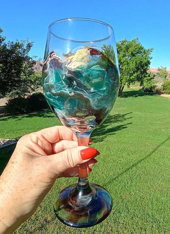 personalized wine glass decals Deer Family Personalized Holiday Wine Glass, Design: FM9  Everything Etched