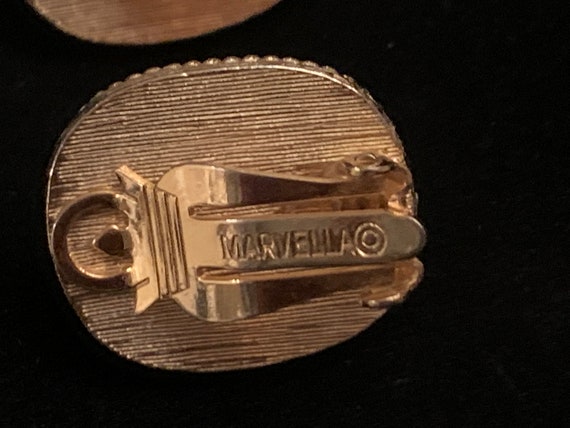 Marvella signed 1960s signed gold tone clip on ea… - image 7