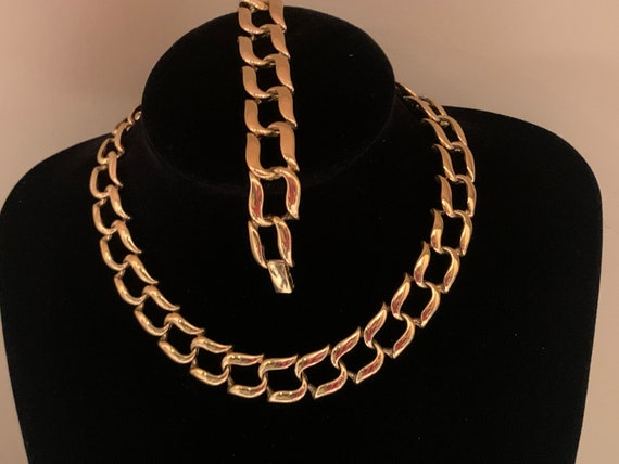 Vintage shiny gold-tone 1980's chain link stateme… - image 3