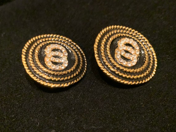 Vintage gold and black round clip on earrings wit… - image 6