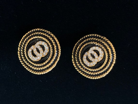 Vintage gold and black round clip on earrings wit… - image 5