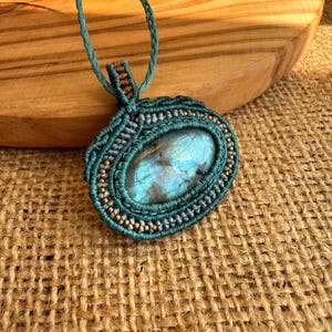 Labradorite - Necklace - Micro macrame ๛