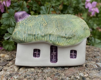 Moss Thatched  Bothy