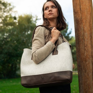 Shopper bag made with 100% wool felt & vegetable-tanned leather in 3 color variations - very spacious