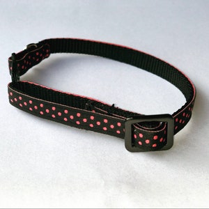 XS Dog Collar Polka Dots - Pink On Black