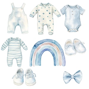 Op de afbeelding: Waterverfillustratie van babykleding voor jongens, waaronder een blauw-wit gestreept rompertje, een blauw-wit gestippeld rompertje, een blauwe overall, een blauw rompertje, een blauwe vlinderdas, een regenboog en twee paar witte schoenen.