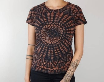 Bleached T-shirt with geometric mandala crochet pattern, vintage design T-shirt with lace, Gothic T-shirt, black made of cotton, XS-XXL