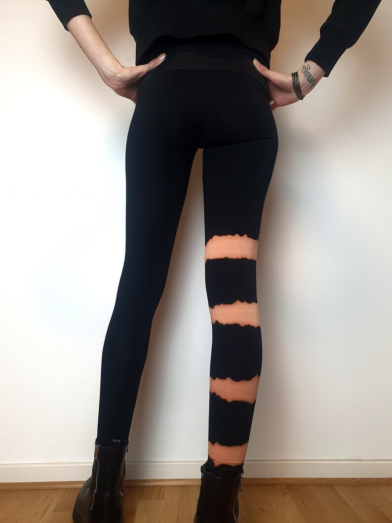 Leggings mit gestreiftem Batik Muster, gebleicht, Punk, Gothic, Festival Leggings, Yoga, oversize plussize curvy Bild 6