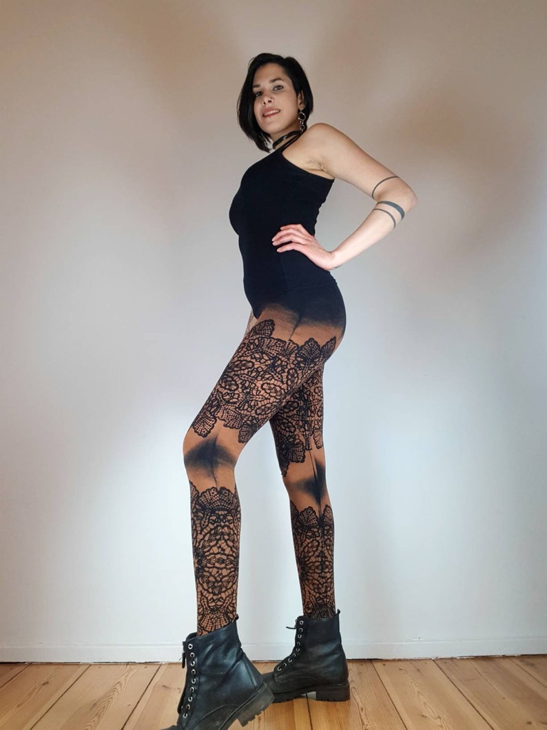 Leggings with floral lace and mandala pattern zdjęcie 2