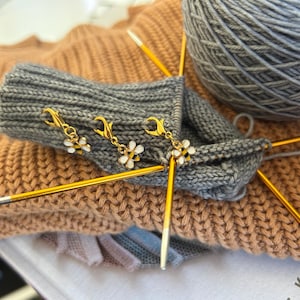 Bumble Bee Stitch Markers