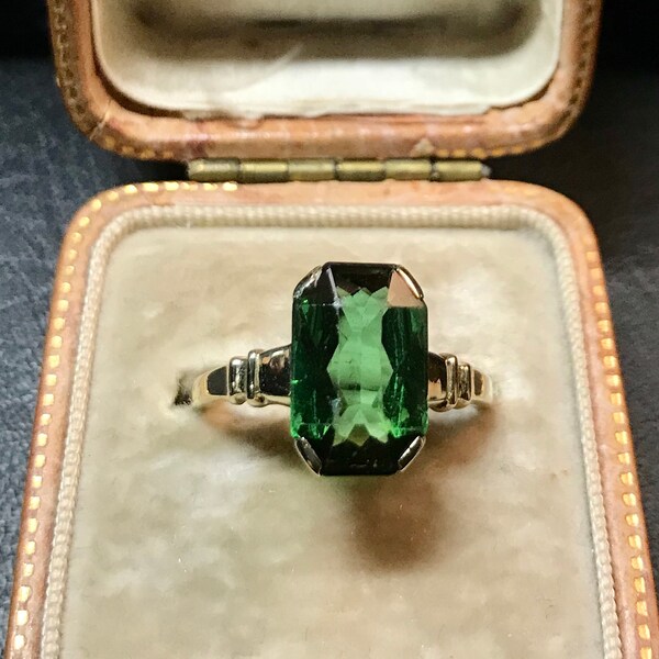 Vintage 18ct Tourmaline ring.