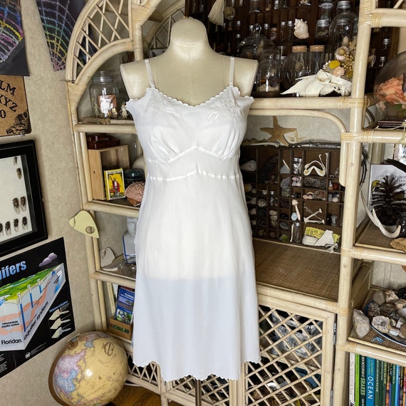 Elizabeth Arden 60s White Nightgown Slip Dress Sca