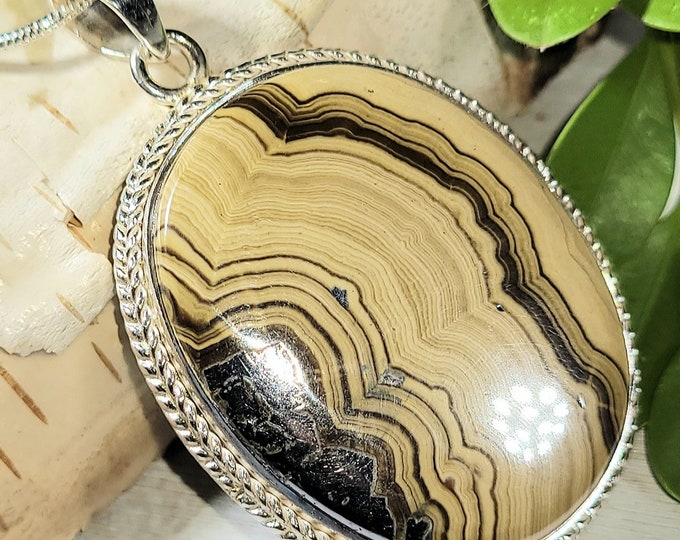 Natural AAA  Rare Quality Schalenblende Handmade .925 Sterling Silver Pendant 2" x 1 1/4" 21 grams EN17
