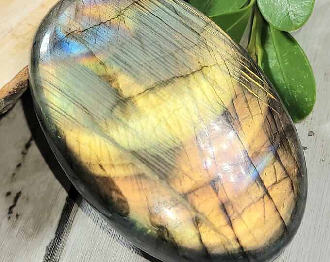 Natural Choice Multi-Flash Labradorite Oval Cabochon 140ct 28 Grams 51mm x 33mm Wire Wrapping, Weaving or Pendant, Collector LD06