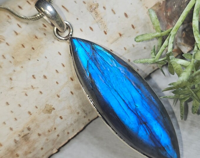 Labradorite Pendant, Blue Flash Labradorite Pendant, Sterling Silver Pendant, Gift for Her, Statement Pendant, Handmade Pendant, GF28