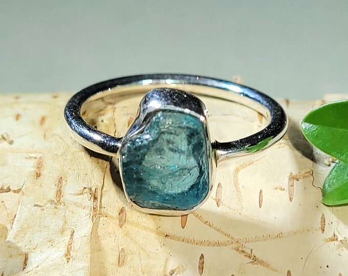 Natural Premium Blue Rough Cut Apatite Handmade .925 Sterling Silver Ring Size 6.5 3 Grams 7/16" x 3/8" AM27
