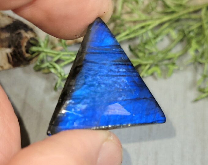Labradorite Cabochon, Triangle Labradorite Cabochon, 40.50ct, Blue Labradorite Cabochon, Wire Wrapping, Weaving, Pendant, Gift for Her, HK04