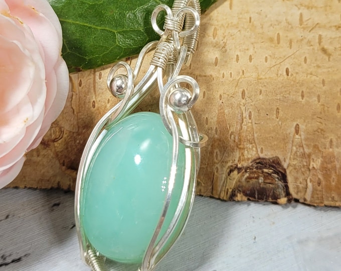 Natural Premium Chrysoprase wire wrapped .925 Silver Pendant, Sterling Silver Wire Wrapped pendants, Handmade Stone Jewelry DT08