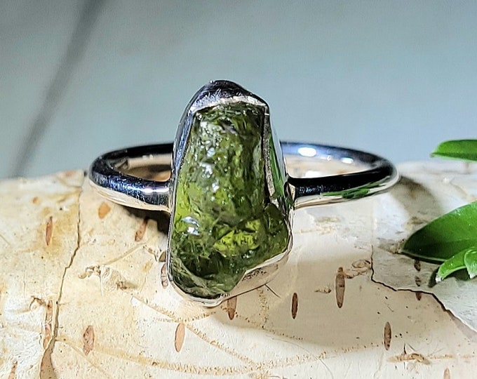 Natural Premium Rough Cut Green Peridot Handmade .925 Sterling Silver Ring Size 6 3 Grams 1/2" x 1/4" AN41