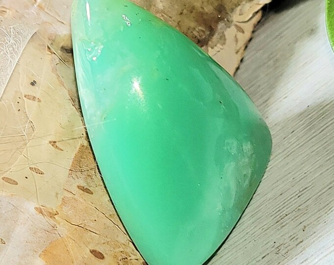 Natural Top Quality Chrysoprase Freeform Cabochon 15ct 21mm x 16mm Wire Wrapping, Weaving, Pendant EV25