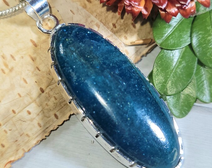Apatite pendant, Oval Premium Apatite Pendant, Handmade Apatite pendant, gift for her,. 925 Sterling Silver Apatite Pendant,CT34