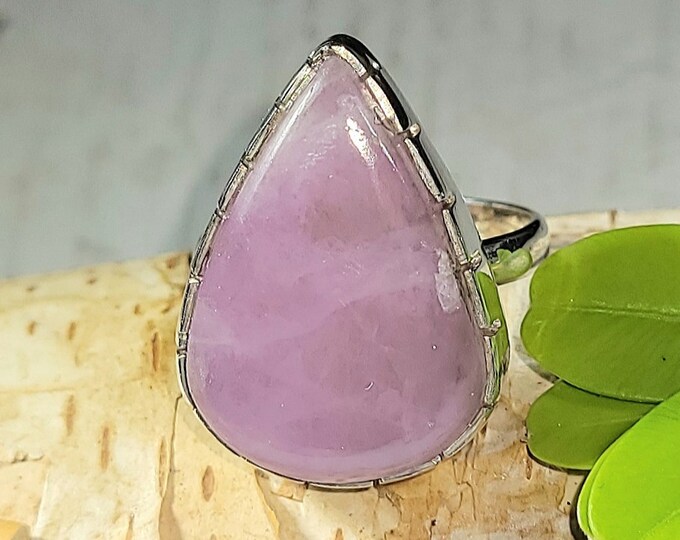 Natural Nice Quality Kunzite Pear .925 Sterling Silver Ring Size 8 Weighs 8 Grams Face Measures 1" x 11/16" AH17