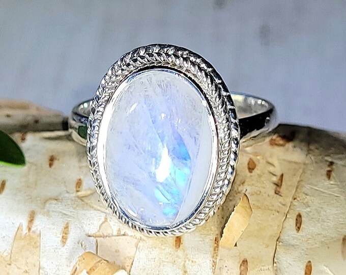 Natural Blue Flash Round Moonstone .925 Sterling Silver Ring Size 7 4 Grams 11/16" x 1/2" AB04