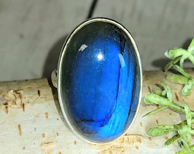 Blue Flash Labradorite Sterling Silver Ring - Size 6.5