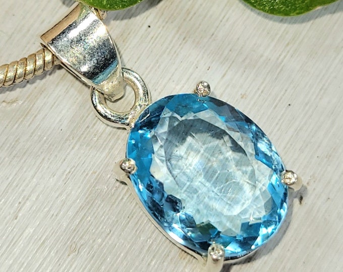 Eye Clean Faceted Blue Topaz Pendant Handmade .925 Sterling Silver 2.8 Grams 1/2" x 3/8" FW08