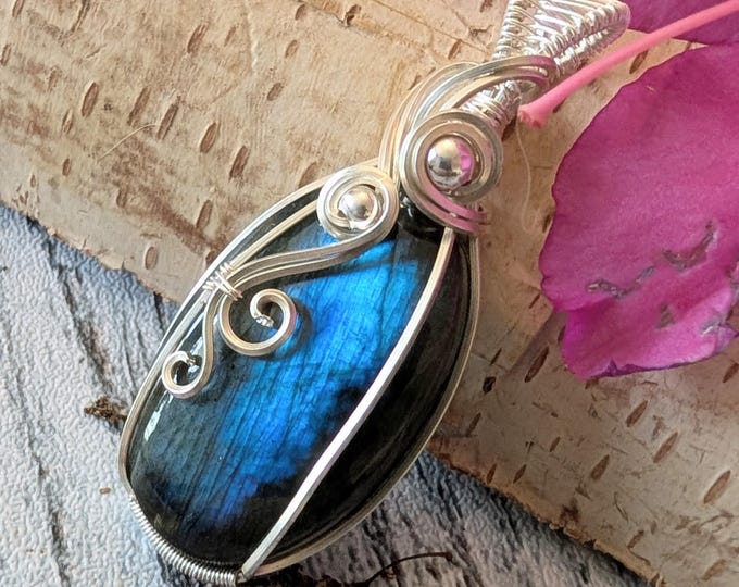 Blue Labradorite Wire Wrapped Pendant, Handmade Labradorite Pendant, Blue Labradorite Pendant, .925 Wire Wrapped Pendant HX02