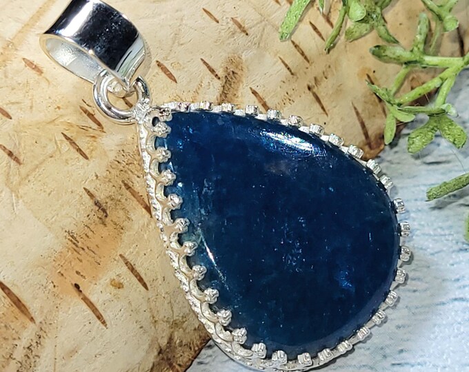 Blue Apatite Pendant, .925 Sterling Silver Apatite Pendant, Silver Apatite Pendant, Gift for her, Statement pendant HW04
