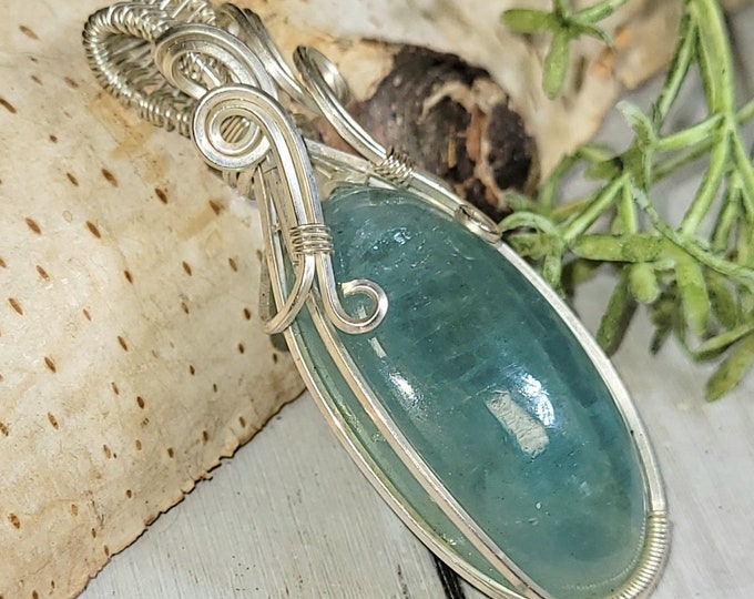 Natural Premium Aquamarine Pendant, Wire Wrapped .925 Silver Pendant, Sterling Silver Wire Wrapped pendants, Handmade Stone Jewelry HK21