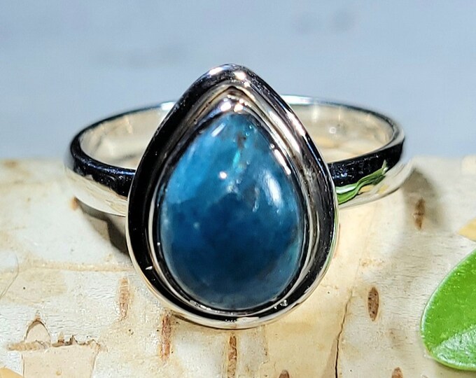 Natural Choice Quality Pear Apatite .925 Sterling Silver Ring Size 6 3 Grams 9/16" x 3/8" EY35